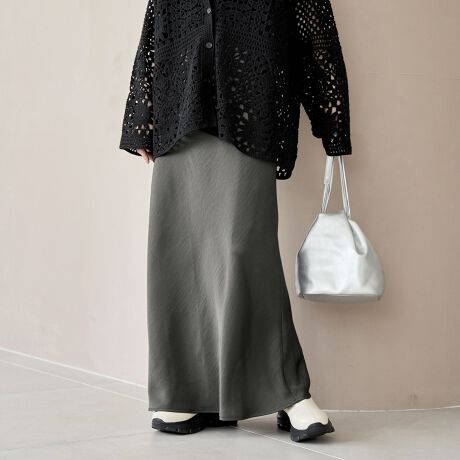 [^ԁF76706000004]сAꂢBcŖl̈ꖇBV[ŶēTeC[W[pc(iԁF76406000013)fUCfނقǂ悢򊴂iȈۂ^ATefނACXJ[gBɌĎRɍLVGbgAтɔhA炵Ă܂BEGXg̓SdlŁAڂ̂ꂢƃNȂ͂Sn𗼗BTVcjbgAVcȂǁAǂȃgbvXƂDȖ\ACełBFȂňFʌ򊴁F藠nFEGXgSFƒF􂢉ilbggpE|Ӂjfނ̓Adɂ萶nLт₷߁AnK[ł̕ۊǂ͂Bł̕ۊǂ߂܂Byӓ_zBei̓Tvׁ̈Aۂ̎dlƈقȂꍇ܂B摜̏i͌̏Ǝ˂pxAg̃j^[ɂAƐFقȂꍇ܂BX^WIB̉摜̐FɈԋ߂ȂĂ܂B\񏤕ȉꍇA͂\͂܂łڈƂȂ܂BY̓sA͂OサXܓ׎Ƃꍇ܂̂ŁA炩߂BiFAײݽĕiԁF76706000004