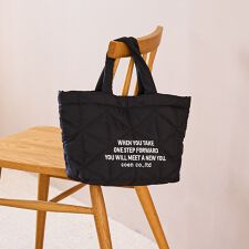 【再入荷・新色登場】ロゴ刺繍 幾何柄 キルトランチトートバッグ