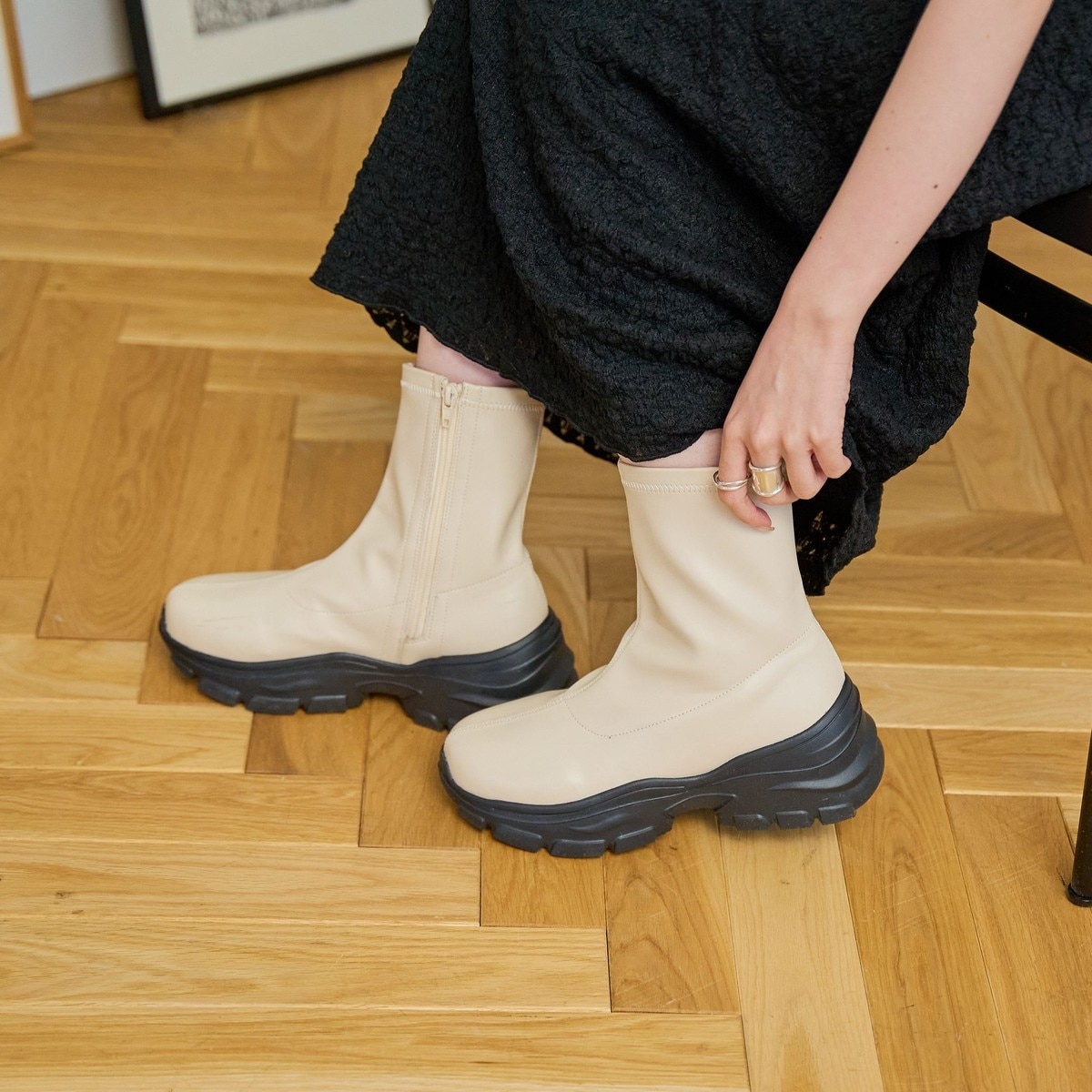 [�}���C]���炩�X�j�[�J�[�u�[�c/�R�[�G���icoen�j OFF WHITE