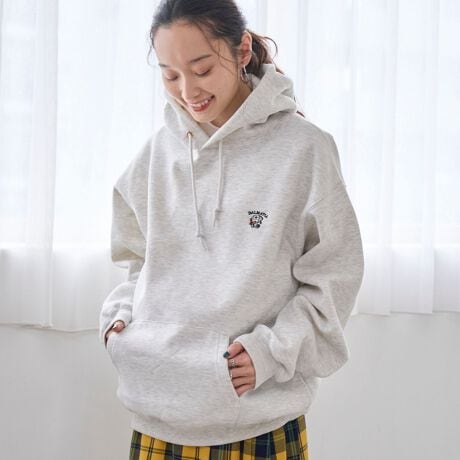 [^ԁF75206000015]Vvhɂ߁B肰ȂVѐSvXXEFbgp[J[V[ŶēEhbOVVEN[lbNXEFbgiiԁF75206000014jfUC/fރwbhz⒱lN^Ct̎hJɎ{A肰ȂVѐSvI[o[p[J[B̊̂t[h邱ƂŁAN[lbNJWAȕ͋Cły݂܂Bfނ́Aۉ߂闠NтgpBA[z[瑳ɂĂƂCƂȂĂÂVGbgoĂ܂BJ[ƂɈقȂ錢탂`[t̗pAT߂Ȃy߂̂́BꖇŒĂAAE^[̃Ci[ƂĂ􂷂閜\ACełBx[VbNȃp[J[ɂ肰ȂANZgYʊ̂ACeȂ̂ŁAMtgɂ߁BFȂňFʌ򊴁FȂnFNщƒF\ilbggpj@\Fۉyӓ_zBei̓Tvׁ̈Aۂ̎dlƈقȂꍇ܂B摜̏i͌̏Ǝ˂pxAg̃j^[ɂAƐFقȂꍇ܂BX^WIB̉摜̐FɈԋ߂ȂĂ܂B\񏤕ȉꍇA͂\͂܂łڈƂȂ܂BY̓sA͂OサXܓ׎Ƃꍇ܂̂ŁA炩߂BiFޯ޼߰iԁF75206000015