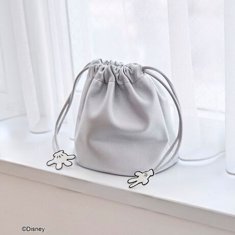 [^ԁF76816000048]łɓȂhcoenʒh~bL[fUCObYV[ŶēyMICKEYi~bL[j/ʒzU[CN{XgobOiiԁF76816000049jyMICKEYi~bL[j/ʒzt@[`[iiԁF76816000050jfUC/fރx[VbNȋВobOɃ~bL[fUC𗎂Ƃ񂾁Aʊ̂ʒACeBU[CNȎioȂAVѐSvgANZgɁBtgɎ{ꂽ2ނ̃vgfUCƁAڂЂɔzꂽ~bL[̃nh`[tȂǁÃfBe[ڂ܂BO\ȃV_[t2waydlŁA|ɂnhɂΉB}`肠邽ߎ[͂QŁAfC[g炨ł܂Ŋ􂷂ACełBfUC3p^[pӂĂ܂~bL[vgFubNEbh~j[vgFItzCgȆ1iubNj~bL[̃nh`[tFVo[Ȇ2iubNj|PbgFV_[OF\yӓ_zgp̖C⊾EJȂǔGꂽԂł̑̕Ƃ̐ڐǴA@Fڂfގ̂̐FNꂪ܂̂łӉBBei̓Tvׁ̈Aۂ̎dlƈقȂꍇ܂B摜̏i͌̏Ǝ˂pxAg̃j^[ɂAƐFقȂꍇ܂B@X^WIB̉摜̐FɈԋ߂ȂĂ܂B\񏤕ȉꍇA͂\͂܂łڈƂȂ܂B@Y̓sA͂OサXܓ׎Ƃꍇ܂̂ŁA炩߂BiFMICKEY / ʒڻްײiԁF76816000048