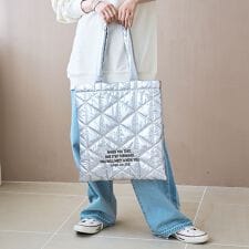 ロゴ刺繍 幾何柄 キルトトートバッグ