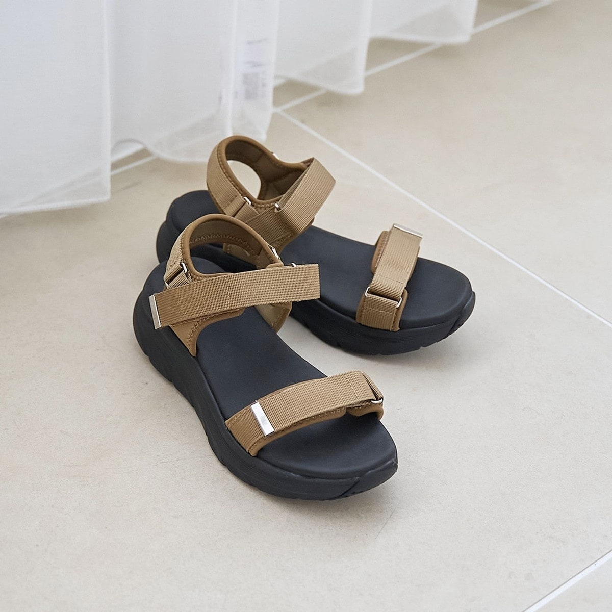 [�}���C]�_�u���x���g�X�|�[�c�T���_���iWEB����T�C�Y����j/�R�[�G���icoen�j BEIGE