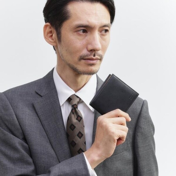 遺品整理 まとめ売り オマケ付き アンティーク アンティーク調レザー 2つ折り 財布 | タケオキクチ(TAKEO KIKUCHI