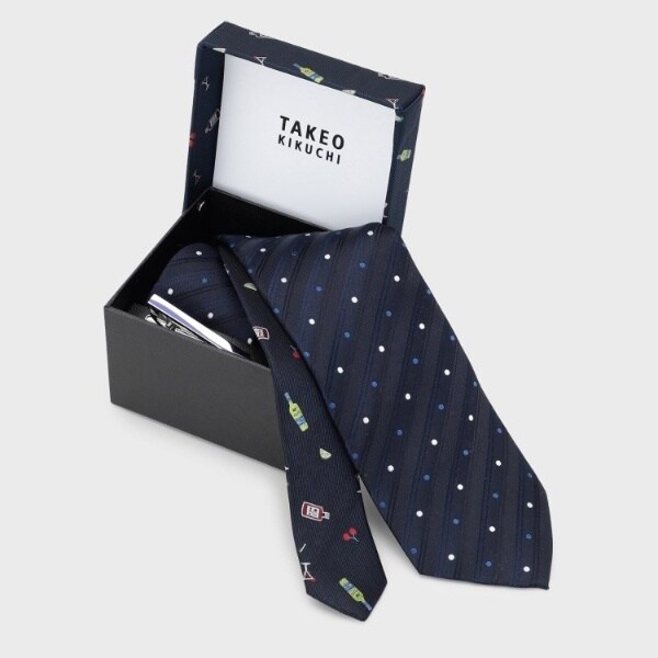 新品 TAKEO KIKUCHI お酒柄 ブルーネクタイ＆タイバーBOXセット TAKEO KIKUCHI｜【お酒柄】ブルーネクタイ&タイバー BOXセット