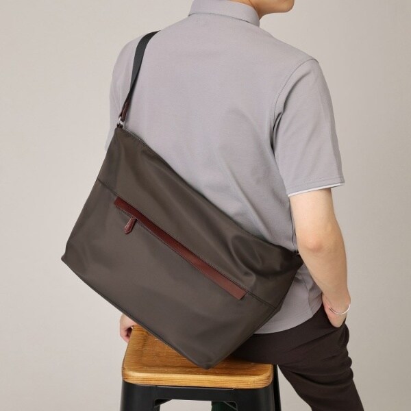 驚きの価格 ヘビタン】レザーコンビ ショルダーバッグ ナイロン バッグ