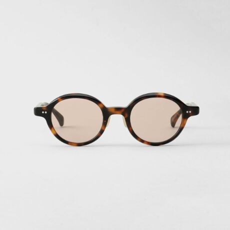 [^ԁFG8701117]uTAKEO KIKUCHI ~ THE BEDFORD HOTELvዾ͖250̑@ׂŕGȍH琬藧ÂЂƂЂƂ͏n̐El̎ƂōグĂ܂ByfUC|CgzuTAKEO KIKUCHI ~ THE BEDFORD HOTELvACEFARNV́AEɌւዾ̎YnA䌧I]sɈʒuዾs̎ЍHuKING STARvɂĊJ܂BNĔ|ꂽI]ዾ̋ZṕAACEFA̐ɑÂĂ܂Bqi肿jevAJVԂɎ{ꂽA~ł{Ă}CR̕@pbhAāuKING STARvƎ̍i𖞂mȃNIeBBmÂւ̋Sƍוɂ܂ŏhkȋZт̈i͂܂ByEhzዾDɂ͂܂ȂAS̎gՂm[YpbǵABe[Wt[ɂx[W̗pBԂ̎gpłɂ_܂Bԕɂ̓JVԂ̗pBevcɂ͓͗l{nɂĂ͓fUCBtgevɓ悤ɂĂ܂B́AAJ̃Be[Wt[Ɍ̂ŁÂ̖͂ʍ킹łȂ߂ɒiłĂ܂BtɃfUCƂĂƂ炦\背gȕ͋CɎdグĂ܂Bɋ߂_ɂ́AI]˂̋ߓEȂǂgpĂuہi̓jɎOvAzƖpɗƂ݁ATAKEO KIKUCHÍuTvTHE BEDFORD HOTEĹuBv|킹fUCɗƂł܂B̏iWEBƈꕔX܌WJ̏iɂȂ܂BƖ̊֌WɂAۂFČꍇ܂B܂Ap\REX}[gtHȂǂ̊ɂA኱iƉ摜̃J[قȂꍇ܂B