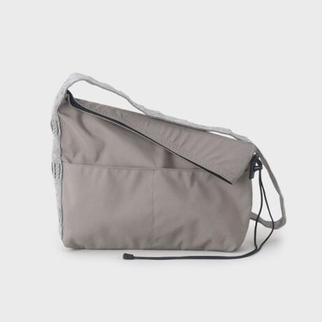 [^ԁFG8701444]`H|̎@Ő삳ꂽTRbVobOByfUC|Cgzā`ĂłĂA`H|̎@pсuBandaio_jv̕\͂ꂼ̒nŐFg҂ݕ܂܂łBIzfbNXł̓LVRŐ˗A\bhJ[̃o_iCobÕV_[ɗƂ݂܂BƓȃAVg[ȃfUC̓bNXłȂAtgŒ߂łV`G[Vɍ킹AX}[gNCbNȓ삪X̃CtX^Cɓł܂B{̂̑fނ͏nƃĉ100iCBɂ̓tbv܂ӎOp̋v⋭{Ă܂B^p[cgĂȂyʃfUCłBG߂킸3F͍킹₷AR[fBl[gCyɊy܂Ă܂BydlzE|PbgFO~4EA4t@C[WEBƈꕔX܌WJ̃oCCOiɂȂ܂BƖ̊֌WɂAۂFČꍇ܂B܂Ap\REX}[gtHȂǂ̊ɂA኱iƉ摜̃J[قȂꍇ܂Bd:215g