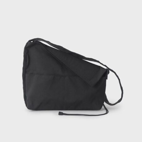 [^ԁFG8701444]`H|̎@Ő삳ꂽTRbVobOByfUC|Cgzā`ĂłĂA`H|̎@pсuBandaio_jv̕\͂ꂼ̒nŐFg҂ݕ܂܂łBIzfbNXł̓LVRŐ˗A\bhJ[̃o_iCobÕV_[ɗƂ݂܂BƓȃAVg[ȃfUC̓bNXłȂAtgŒ߂łV`G[Vɍ킹AX}[gNCbNȓ삪X̃CtX^Cɓł܂B{̂̑fނ͏nƃĉ100iCBɂ̓tbv܂ӎOp̋v⋭{Ă܂B^p[cgĂȂyʃfUCłBG߂킸3F͍킹₷AR[fBl[gCyɊy܂Ă܂BydlzE|PbgFO~4EA4t@C[WEBƈꕔX܌WJ̃oCCOiɂȂ܂BƖ̊֌WɂAۂFČꍇ܂B܂Ap\REX}[gtHȂǂ̊ɂA኱iƉ摜̃J[قȂꍇ܂Bd:215g