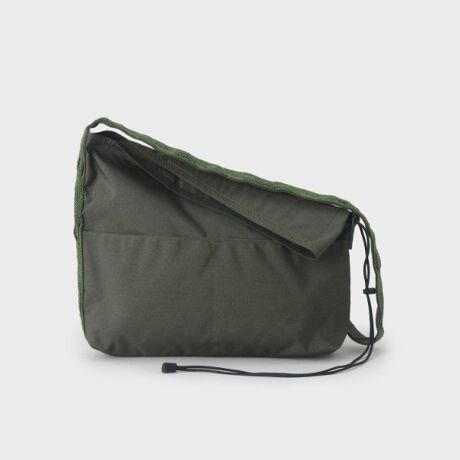 [^ԁFG8701444]`H|̎@Ő삳ꂽTRbVobOByfUC|Cgzā`ĂłĂA`H|̎@pсuBandaio_jv̕\͂ꂼ̒nŐFg҂ݕ܂܂łBIzfbNXł̓LVRŐ˗A\bhJ[̃o_iCobÕV_[ɗƂ݂܂BƓȃAVg[ȃfUC̓bNXłȂAtgŒ߂łV`G[Vɍ킹AX}[gNCbNȓ삪X̃CtX^Cɓł܂B{̂̑fނ͏nƃĉ100iCBɂ̓tbv܂ӎOp̋v⋭{Ă܂B^p[cgĂȂyʃfUCłBG߂킸3F͍킹₷AR[fBl[gCyɊy܂Ă܂BydlzE|PbgFO~4EA4t@C[WEBƈꕔX܌WJ̃oCCOiɂȂ܂BƖ̊֌WɂAۂFČꍇ܂B܂Ap\REX}[gtHȂǂ̊ɂA኱iƉ摜̃J[قȂꍇ܂Bd:215g