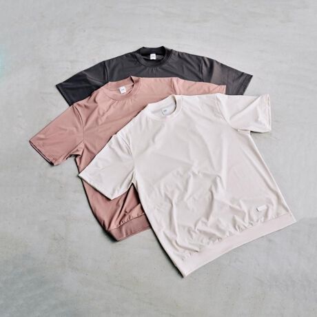 [^ԁF07033900]ďKɉ߂EFA[uCOOL CITY WEARvV[YłB₩ȑfނŁA\tgŋCǂpB̉ĊTVc̓ołB̊ByfUC|Cgz̑fނ̓́E₩ȐڐG⊴̐nłBĂĂƂĂCǂłBEzAzfނłBG߂ɕ֗łBEVɂfނłBE}VEHbVuł̂ŁA舵ɊȒPłBEܘ_W[Wfނł̂ŃXgb`BVGbg͊ɂ₩ȃ{fB[̃VGbgłBe[[h܂Ƃ́AWPbgp̍ہAłA̓Iȋ܂ɂ钅SnƃX^CbVL[[hɊJꂽA߂̃WPbgCi[iłB̋܂ɂ蒅p̃WPbg̓ɂ݂玉ꂵɂ_|CgłBڐG⊴@\Ăɂꂵ⊴@\łB^b`₽ApɊ₩ȑfނK𐶂݂܂Bƒ\ilbggpjydlz̐íAzʂ̂fނgpĂ܂B̌ʂ͉ivIł͂܂BƖ̊֌WɂAۂFČꍇ܂B܂Ap\REX}[gtHȂǂ̊ɂA኱iƉ摜̃J[قȂꍇ܂B