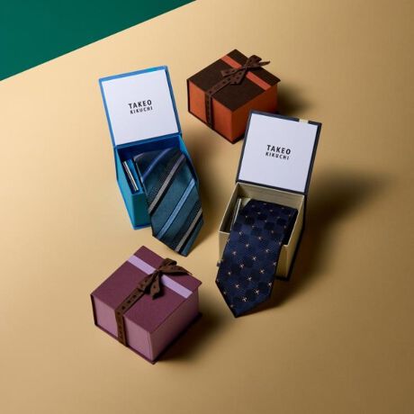 [^ԁF07004180]ʂȓ̃TvCY BOX | ؂ȏuԂƓʂɑ؂Ȕނւ̑蕨Aʂȓ̃TvCYT̂ȂցBaALOAƏjȂǁAlXȃV[Ŋ΂邱ƊԈႢȂ̓ʂȃMtgZbgłByfUC|Cgzꂽjɂ҂ȑ蕨BʂȏuԂoA͓IȃlN^Cƃx[VbN^Co[̃ZbgłBE322J[iygjTeXgCvF VvȂꂽۂ^fUCBE594J[ilCr[jt[F iȉԕl̖͂Ă܂BE243J[iuEjX`FbNF FŁAtH[}JWA܂ŕLp\BE371J[isNjoXPbgXgCvF tbVȈۂŉ؂₩vXBSẴACeAJ[BOXɎ߂Ă܂B̃ZXA̋l܂MtgłBEGIFTBOXۓIȃfUC̃Mtg{bNXɎ߂ꂽ̃ZbǵAʂȓ̃TvCYƂčœKB󂯎uԁANΊɁBʂȓXɍʂASɎcv[głBƖ̊֌WɂAۂFČꍇ܂B܂Ap\REX}[gtHȂǂ̊ɂA኱iƉ摜̃J[قȂꍇ܂B