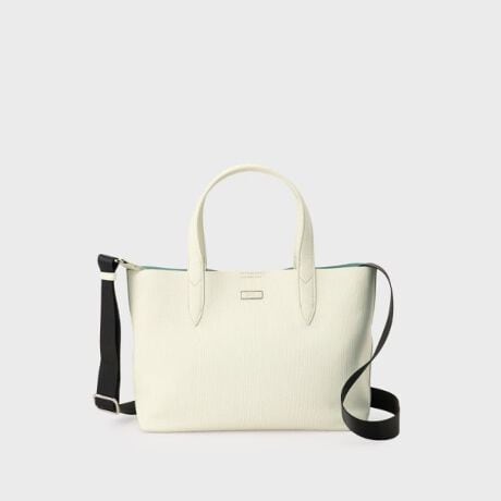 [^ԁF07004343]Ȃ̃CtX^Cɂ҂̐V^~jg[gBWAhCuAStȂǁÃ}ĈɍœKłBy₩ȘȂ܂ȂAKi܂Ag̗ǂ͂łByfUC|Cgz̃~jg[ǵA\ʂɉʂ̂LoXn̂悤ȃ|E^n̗pĂ܂B_炩ȃkɐSn悭AzFꂽXG[hiĂ܂B̗[ɂDǂ𑕔BV_[obOƂĂgpł邽߁A̓̋CV[ɉăX^Cς邱Ƃ\łBȂ̃X^Cɏ_ɑΉ܂BydlzE|PbgF~2Ɩ̊֌WɂAۂFČꍇ܂B܂Ap\REX}[gtHȂǂ̊ɂA኱iƉ摜̃J[قȂꍇ܂Bd:460g