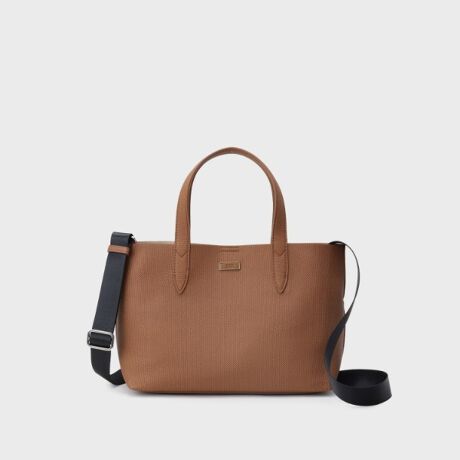 [^ԁF07004343]Ȃ̃CtX^Cɂ҂̐V^~jg[gBWAhCuAStȂǁÃ}ĈɍœKłBy₩ȘȂ܂ȂAKi܂Ag̗ǂ͂łByfUC|Cgz̃~jg[ǵA\ʂɉʂ̂LoXn̂悤ȃ|E^n̗pĂ܂B_炩ȃkɐSn悭AzFꂽXG[hiĂ܂B̗[ɂDǂ𑕔BV_[obOƂĂgpł邽߁A̓̋CV[ɉăX^Cς邱Ƃ\łBȂ̃X^Cɏ_ɑΉ܂BydlzE|PbgF~2Ɩ̊֌WɂAۂFČꍇ܂B܂Ap\REX}[gtHȂǂ̊ɂA኱iƉ摜̃J[قȂꍇ܂Bd:460g