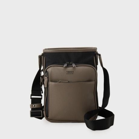 [^ԁF07004340]ׂR[ł֗ȃV_[́AhCuTÂUȂǂɂƂĂ֗yfUC|CgzRƃX^C𗼗obOŏThCũX^CJo[BONOFFoꂵGRfނɃtH[JXobORNV́ArWlXV[łvCx[głgX^CbVȃACełBTCN@ECOPETiRjՂƂlHvCORDLEYiRjgpAɔzȂiƕĂ܂ByB5TCY̒xǂTCYzONX^CAOFFX^CԗBʋ΂ʊwAJWAȂoɂsb^By@\z1Aڂ̏iyʂŔwՂ݌v2AƂĂyĂBluetoothCtHAP[X܂ӏɏoł悤OɃ|Pbg3AC}` ybg{g܏PcɎ[\4AOɂ͍zpXP[XȂǂ܂TT}`t|Pbg5An̓O[Œg₷݌v6A̎U╁i̎UtFXȂǂŃybg{g|֗ȃ`[yJ[oG[VzubNF ԂłȂiȂBO[EO[WF IWiJ[˗Đ߂܂Bghӎj[gJ[ŁAlXȃR[fBl[gɃ}b`Byfނ̓zCORDLEYiRj́AlHvȂVRv̎B|E^ŃR[eBOꂽsDzނɂA3Iɗݍ@ۍ\͂łBϋvƐGATbJ[XpCNoXPbg{[ȂǁAlXȃX|[cpił̗pĂ܂BydlzE|PbgF~7 O~4Ɩ̊֌WɂAۂFČꍇ܂B܂Ap\REX}[gtHȂǂ̊ɂA኱iƉ摜̃J[قȂꍇ܂Bd:505g