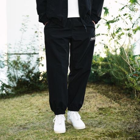 [^ԁFG8775001]yfUC|Cgzy₩ȃiCGtH[gXȃR[fB^tȃiCRbĝ悤ɉHĐD荞񂾁A炩Ȑn͂̃g[jOpcB~^[̃g[jOpc̃[YtBbgȃfUC𓥏PA猩Ƃɖcނ悤ȃo[VGbgƂȂ悤ɃAWXgꂽƂŁAs̑傫߂ȃgbvXƂ̑őɈo͓IȃACełBXj[J[⃆[YhACeƂ̑ǂłBydlzE|PbgF~2 ~1EEGXgSEnȂƖ̊֌WɂAۂFČꍇ܂B܂Ap\REX}[gtHȂǂ̊ɂA኱iƉ摜̃J[قȂꍇ܂B