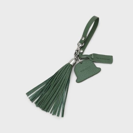 [^ԁFG8705475]yVNU[z{[[nbg^^bZ`[u̃obOɁAVѐSYʂȃANZgBvTAKEO KIKUCHIAuhDNA郆j[Nȃ{[[nbg^^bZ`[oꂵ܂BꂽfUC̒ɗVѐS邱̃`[́AȂ̓ɂ肰ȂvXĂ܂Byi̓zTAKEO KIKUCHI炵{[[nbgfUCFuh̐Eςے{[[nbg`[tɂAɂȂIWifUCBĂ邾ŊyȂ悤ȁA`[~Oȑ݊͂łBǎȃ^bZFȂ₩ȃVNU[ōꂽ^bŹAтɗDɗhAobOɉ؂₩ȓ܂BobOɃANZgFñVvȃobOÃ`[vX邾ňCɂxAbvB肰Ȃ咣A͂ƍɂ҂łBIׂ4F̃J[oG[VFȂ̃X^CobO̐Fɍ킹đIׂ閣͓I4Fpӂ܂Bǂ̐FiŁALR[fBl[gɓ݂܂BMtgɂœKFaLOAƂȂǁA؂ȐlւGIFTƂĂ΂邱ƊԈႢȂBʊ̂fUC͑鑤̃ZX点܂Byȕɂ߁zp̃obOɐV\TAKEO KIKUCHI̐EςDŁARNVĂt@bVɗVѐSꂽZX̗ǂGIFTTĂȂ̓ɁATAKEO KIKUCHIȂł͂̐ȗVѐSB{[[nbg^^bZ`[ŁAobOX^CAbvf[g܂񂩁HƖ̊֌WɂAۂFČꍇ܂B܂Ap\REX}[gtHȂǂ̊ɂA኱iƉ摜̃J[قȂꍇ܂B