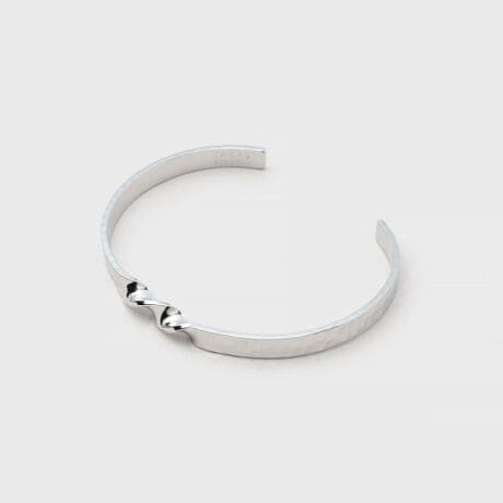 [^ԁFG8705861]yTAKEO KIKUCHIzꂽ3̃oOŁAȂ̃X^CɍʂAlȖ͂oORNVfUC̗͂ŁAȂ̎茳ɗBꖳ̋PTAKEO KIKUCHIAꂽoORNVB3̈قȂfUCAȂ̃t@bVɐV\͂炵܂B3̃oOoG[Vy006 ʂ̃J[ueNX`[oOzR̔@ׂȃJ[uʂɗh߂v킹@ׂȃeNX`[GKgŐꂽfUCy506 Z^[qlfUCoOzƑnIȃqlݏooIȖʔ]̃oO̊TO𕢂vVIȃfUCIȃX^COɍœKy606 אg̃eNX`[oOzXŐꂽVGbg@ׂȃeNX`[ݏoiȋPǂȃR[fBl[gɂރ~j}fUCyzǎȑfނgpkɍ荞܂ꂽfBe[Sn̗ǂTCY킩tH[}܂őΉėpypV[zrWlXV[ł̐ꂽJWAȓR[fBl[gʂȃCxgp[eB[ł̌IȃANZgƖ̊֌WɂAۂFČꍇ܂B܂Ap\REX}[gtHȂǂ̊ɂA኱iƉ摜̃J[قȂꍇ܂B