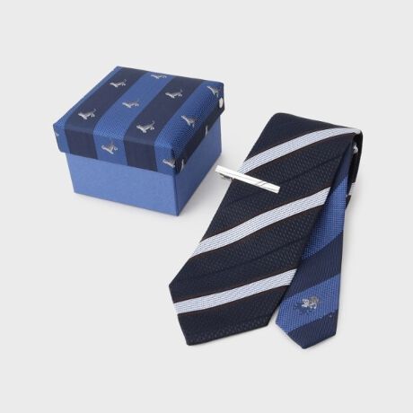 [^ԁF07005182]LDKI炵lR`[t̃`FW^CBOXZbgLD̕ւ̑蕨Aւ̂Jɂ҂IulR`[t̃`FW^CBOXZbgv́AlC̃lR3ނ`[tɂVѐSӂfUCƁAp˔ʂȃACełBlN^Cɂ肰ȂL̖͂ꂽALDɂ͂܂ȂiłBZbg̖̓|Cg1D匕̔؃fUCŃX^CbVɑ匕́AlC̃XgCvE`FbNEWIgbNō\BrWlXV[łg₷ꂽfUCŁAǂȏʂł􂵂܂B2DɗVѐSvXlR`[tɂ́A炵ĂL|CgŃfUCB肰ȂL̃`[tAlv킸ΊɂVѐSo܂B3D^Co[̏_炩ȃfUC̃^Co[́AXgCvƃJ[uJbggݍ킹_炩ۂ̃fUCBlN^CŜ߂AD͋CvX܂BlR`[t̖͂J[ʂɂЉ394J[F XReBbVEtH[hiXgCvjCMXkɋNA܂Ȃ̈炵LBXgCvƑgݍ킹邱ƂŁAiƉ炵𗼗B522J[F Oh[iWIgbNjAJNŁuʂ݁vƂӖLB̈炵WIgbNŕ\A_ȈۂɎdグ܂B564J[F }`Ji`FbNjkAJN̒Zr̔LB`FbNƑgݍ킹邱ƂŁAJWAȉ炵o܂B蕨ɍœKȗRLD̐SfUClR`[t̃|CgALD̕Ɋ΂邱ƊԈႢȂBiMtgBOXJuԂ̃NNoBOXŁAʂȓ̑蕨ɂ҂łBpƃfUC̗rWlXJWA܂ŕLg邽߁Aꂽpł܂B<b