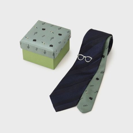 [^ԁFG8705161]ꂽrWlXX^CouKl^Co[~lN^CBOXZbgTAKEO KIKUCHIrWlXV[ɂ҂ȁuKl^Co[~lN^CBOXZbgvB򊴂̂lN^Cƃj[Nȃ^Co[AȂ̃X^CɐꂽANZg܂BʂȐF̃lN^CF匕͑gDgɂLȌ򊴂́B܂܂ȃV[ŉfFȂ̌Ă܂Bj[NȃfUC̏Fɂ́AKlAvAobNƂrWlXACeWK[hŕ\ĂA肰ȂoBd̍ԂɁAƂVѐS܂BANZgɂȂ^Co[FKl`[t̃^Co[̓R[fBl[g̃|CgɁBVvȂ݊A͂̎W߂邱ƊԈႢȂłBX^CbVBOXFgpn\dlBOX̓MtgɂœKB؂ȕւ̑蕨Aւ̂JƂĂ΂ACełBgpV[F̃lN^CZbg̓rWlX~[eBOtH[}ȃCxgɂ̓JWAȏW܂ɂœKBǂȃV[łX^Ciグ܂BƖ̊֌WɂAۂFČꍇ܂B܂Ap\REX}[gtHȂǂ̊ɂA኱iƉ摜̃J[قȂꍇ܂B