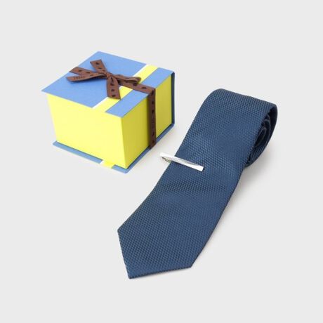 [^ԁF07001191]蕨ɍœKI{tJ[RrBOX^Co[Zbg؂ȕւ̑蕨ɖAŌ܂Iu{tJ[RrBOXZbgv́AꂽfUCƎp˔ʂȃMtgACełBJuԂɍLiȕ͋Cƍוɂ܂łfUCl̃ZXĂ܂BZbg̖̓|Cg1D匕̃W\ŏiȗ̊ox[VbNȖn̑匕́AWZ@̗pBVvȂŝfUCŁAǂȃV[ɂ}b`܂BtH[}ȏʂłA肰ȂivXB2D̗VѐSŌvXVvȃXgCv̏́A匕BOX̃J[▭ɑgݍ킹fUCBrWlXV[ł͍T߂ȌAJWAȏʂł͂ȃANZgo܂B3D^Co[tŃR[fBl[gԂ̃lN^CɉAVѐS鏬ƃx[VbNȃ^Co[ZbgɁBŁAX^CbVȃR[fBl[g܂BZł킸g֗͂łB蕨ɍœKȗR{t̏ipbP[WJuԂ̃NNoBʂȓ̑蕨ɂ҂łBpƃfUC̗rWlXJWA܂ŕLg邽߁Aꂽ喞BugMtgvƂĊ΂邱ƊԈႢȂIʂȏuԂʂMtgaALOA̓AސEjȂǁAV[Ŋ􂵂܂BƖ̊֌WɂAۂFČꍇ܂B܂Ap\REX}[gtHȂǂ̊ɂA኱iƉ摜̃J[قȂꍇ܂B