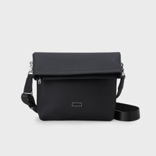 フラップショルダーバッグ