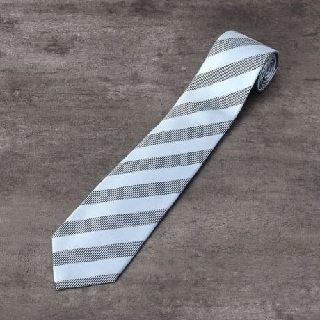 [^ԁF07001102]wDŗLȋs̒OnɂȂ݁uTANGOvƖÂꂽ̃VNngiłBʏ̃lN^Cn3{̏c{ŖɐDVNTeAߍׂ򊴂ƃGKgȎdオɂȂĂ܂B߂ɂȂM[ƂƓ̉iʂȂjƌĂт܂AꂪґɐDꂽVN̏؂łBS̋l܂M̃lN^ĆAMtgƂĂIXXACełB؂ȕւ̃MtgƂĂE߂łB