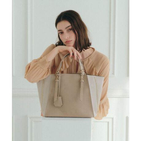 [^ԁF07000250500]oCJ[zFANZg̃fUCobOBTChWbvŃtH`FWłAėpQBnhɂ̓NR_C̃xg킹ÂfUCɁBړɂ֗ȃV_[xgt2WAYdlB|Pbgt3w\A4̏ނȂǂ܂Aʋ΃obOƂĂd󂷂ACełBA4ΉFZzi10~20cmjFZybg{gi500mljFZfp摜́A̓ŐFČꍇ܂Bg̃j^[ɂďi̐FČꍇ܂B25SS