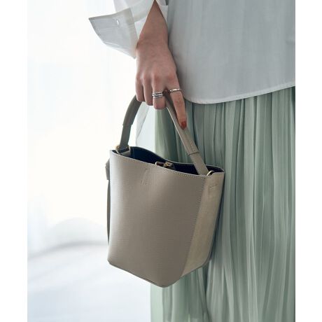 [^ԁF07000180300]ڊ̃Z~}bgU[ŕiǂATCh̐؂ւXG[hȃV_[obOBԂȃTCYfC[gɍœKȃfUCłBJɂ̓tbN̗ߋƃXibv{^zuAߕŃoPbgobOɂAW\Bt̃Xgbv͖{̂ƃ|[`ǂɂtłAX^Cɍ킹ă}`Ɋy߂邨߂̃ACełBA4pF~z(10cm~20cm)F500ml{gFyAULENTTI^IEeBzAULENTTI2019NɃX^[gAobOYƂ̐ȃC^AEtBcF𒆐SƂC^Ãt@Ng[ŐYĂ܂Bv̎ނH@lXŉ[͂̂ǎȃC^AU[gpA@\gh܂łlXȃX^CꏊAʂɍ킹obOoĂ܂B[J[^ԁFFB-5976-DOSUfp摜́A̓ŐFČꍇ܂Bg̃j^[ɂďi̐FČꍇ܂B25SS