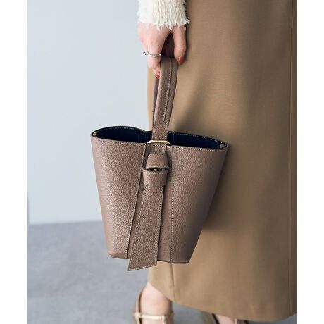 [^ԁF07000180300]ڊ̃Z~}bgU[ŕiǂATCh̐؂ւXG[hȃV_[obOBԂȃTCYfC[gɍœKȃfUCłBJɂ̓tbN̗ߋƃXibv{^zuAߕŃoPbgobOɂAW\Bt̃Xgbv͖{̂ƃ|[`ǂɂtłAX^Cɍ킹ă}`Ɋy߂邨߂̃ACełBA4pF~z(10cm~20cm)F500ml{gFyAULENTTI^IEeBzAULENTTI2019NɃX^[gAobOYƂ̐ȃC^AEtBcF𒆐SƂC^Ãt@Ng[ŐYĂ܂Bv̎ނH@lXŉ[͂̂ǎȃC^AU[gpA@\gh܂łlXȃX^CꏊAʂɍ킹obOoĂ܂B[J[^ԁFFB-5976-DOSUfp摜́A̓ŐFČꍇ܂Bg̃j^[ɂďi̐FČꍇ܂B25SS