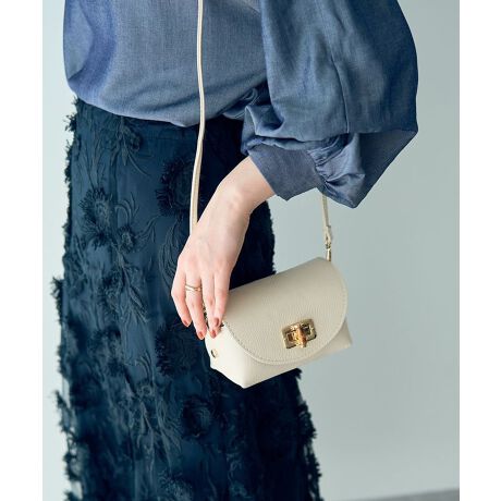 [^ԁF07000180600]ƂoɊ~j}ȃU[obOBڊ̂銊炩ȃU[ƁAS[h^~ou[GbWӂfUCłBƂVGbgƌyʐ݌vŁA|ɂ΂ߊ|ɂg₷̂|CgBJWAɂꂢ߂ɂ킹₷V[YXɂy݂܂BA4pF~z(10cm~20cm)F~500ml{gF~yAULENTTI^IEeBzAULENTTI2019NɃX^[gAobOYƂ̐ȃC^AEtBcF𒆐SƂC^Ãt@Ng[ŐYĂ܂Bv̎ނH@lXŉ[͂̂ǎȃC^AU[gpA@\gh܂łlXȃX^CꏊAʂɍ킹obOoĂ܂B[J[^ԁF208MOD-DOfp摜́A̓ŐFČꍇ܂Bg̃j^[ɂďi̐FČꍇ܂B25SS