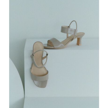 [^ԁF07000250100]悢c̃tFCNU[ŏ炵ۂvXT_B^b`łƗXgb`obNXOdl|CgłB킹ACeI΂Ȃx[VbNȃJ[ƁAR[fBl[g̃ANZgɂ߂̃Vo[3FWJB芴̂闚SnŃfC[Ɋ􂵂Ă邨߂̃ACełBfp摜́A̓ŐFČꍇ܂Bg̃j^[ɂďi̐FČꍇ܂B