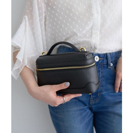 [^ԁF07000386500]RXobÔ悤ȂƂtHL[gȃojeBobOBZ~}bg̃JEU[ɁAS[h̃^fނ킹iɎdグ܂B_uWbvdlŊJLוoꂵ₷̂|CgBV_[Xgbv͎OłAlXȃX^COły݂܂BA4pF~z(10cm~20cm)F~ybg{gi500mljF~yAULENTTI^IEeBzAULENTTI2019NɃX^[gAobOYƂ̐ȃC^AEtBcF𒆐SƂC^Ãt@Ng[ŐYĂ܂Bv̎ނH@lXŉ[͂̂ǎȃC^AU[gpA@\gh܂łlXȃX^CꏊAʂɍ킹obOoĂ܂B[J[^ԁFST-SS25-212-DOfp摜́A̓ŐFČꍇ܂Bg̃j^[ɂďi̐FČꍇ܂B25SS