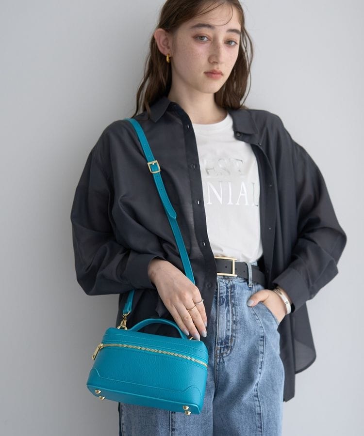 バッグ MARGE SHERWOOD EGG BAG Marge Sherwood Leather Egg Bag | Urban Outfitters