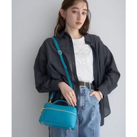 [^ԁF07000386500]RXobÔ悤ȂƂtHL[gȃojeBobOBZ~}bg̃JEU[ɁAS[h̃^fނ킹iɎdグ܂B_uWbvdlŊJLוoꂵ₷̂|CgBV_[Xgbv͎OłAlXȃX^COły݂܂BA4pF~z(10cm~20cm)F~ybg{gi500mljF~yAULENTTI^IEeBzAULENTTI2019NɃX^[gAobOYƂ̐ȃC^AEtBcF𒆐SƂC^Ãt@Ng[ŐYĂ܂Bv̎ނH@lXŉ[͂̂ǎȃC^AU[gpA@\gh܂łlXȃX^CꏊAʂɍ킹obOoĂ܂B[J[^ԁFST-SS25-212-DOfp摜́A̓ŐFČꍇ܂Bg̃j^[ɂďi̐FČꍇ܂B25SS