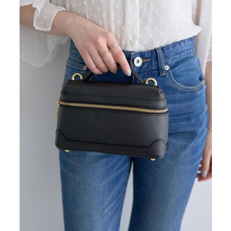 [^ԁF07000386500]RXobÔ悤ȂƂtHL[gȃojeBobOBZ~}bg̃JEU[ɁAS[h̃^fނ킹iɎdグ܂B_uWbvdlŊJLוoꂵ₷̂|CgBV_[Xgbv͎OłAlXȃX^COły݂܂BA4pF~z(10cm~20cm)F~ybg{gi500mljF~yAULENTTI^IEeBzAULENTTI2019NɃX^[gAobOYƂ̐ȃC^AEtBcF𒆐SƂC^Ãt@Ng[ŐYĂ܂Bv̎ނH@lXŉ[͂̂ǎȃC^AU[gpA@\gh܂łlXȃX^CꏊAʂɍ킹obOoĂ܂B[J[^ԁFST-SS25-212-DOfp摜́A̓ŐFČꍇ܂Bg̃j^[ɂďi̐FČꍇ܂B25SS