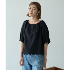 アイレット刺繍タックスリーブブラウス
