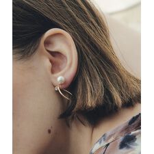 パールスパイラルピアス