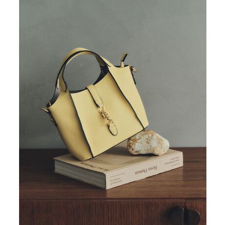 [^ԁF07000817300]x[W&CG[WebJ[IƋPrbgANZg̃~jobOBV{̂鍇fނɔzFg~O{AfUCɁBCobOtłꂼɃV_[Xgbvt邱ƂłAV[ɍ킹ă}`Ɋ􂵂܂BLxȃJ[oG[V́BǂȃX^Cɂ킹₷AYECCA VECCAԂ̐lCACełBA4ΉF~zi10~20cmjFZybg{gi500mljFZfp摜́A̓ŐFČꍇ܂Bg̃j^[ɂďi̐FČꍇ܂B25AW