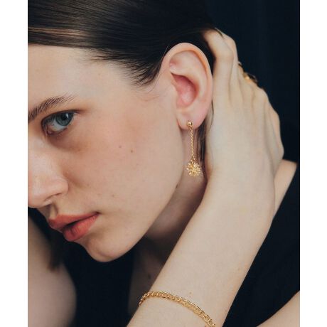 [^ԁF07000915400]@ׂȃ`F[ɌqrW[{[؂₩ȃXCOsAXBŗhꂤAiɉo܂BfC[ɂ͂AZj[V[p[eB[V[ɂœKBMtgɂ΂邨߂̃ACełBfp摜́A̓ŐFČꍇ܂Bg̃j^[ɂďi̐FČꍇ܂B25AW