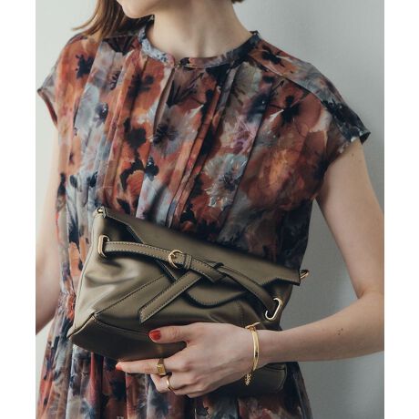 [^ԁF07000817900]炩ȍfނiȃV_[obOBRpNgȃXNGAtHɁAxgƐ؂ւCAꂽfUCɎdグ܂Bّfނ̃`F[Xgbv͎OłANb`obOƂĂg2WAYdlBigZj[V[܂ŕL􂵂܂BA4pF~zi10~20cmjFZybg{gi500mljF~fp摜́A̓ŐFČꍇ܂Bg̃j^[ɂďi̐FČꍇ܂B25AW