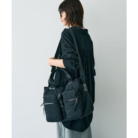 [^ԁF07000794700]炩ȃ|GXefނɃ^p[ciɉ߂JWAȃ{XgobOBA4TCYۂƎ܂TCYɁAOƓɑ召lXȃ|Pbg[͂̍͂łBwʃ|Pbg̒J΃LP[XɎt鎖\B΂ߊ|o2WAYdlŁAfC[ʋ΂܂Ń}`[Xɂy݂܂BA4pFZz(10cm~20cm)FZ500ml{gFZystory.^Xg[[zobOll̃CtX^C𗎂Ƃ݁AgĂƂŁw炵x\łAlĺwxɂȂB@story.̃mɂ́A̕̕ɂȂ悤ɂƂz߂Ă܂B@[J[^ԁF3A-1808-4fp摜́A̓ŐFČꍇ܂Bg̃j^[ɂďi̐FČꍇ܂B25AW