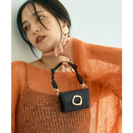 [^ԁF07000944100]炩ȃU[ɌS[h̋ANZg̃_VbNȃ~jzBO\ȂQނ̃XgbvtŁAV_[ɂobO`[ƂĂĝ|CgłBÕ}`|PbgJ[h[[g̗ǂ́Bx[VbNȃJ[WJőlĂN[ȃVGbgy݂ACełByLE VERNIS^ExjzsIŎRȃX^CAl̏ɌăACfeBeB̂l̏ɌătŃtF~jȃ~bNXX^CāB@[J[^ԁF253-210601fp摜́A̓ŐFČꍇ܂Bg̃j^[ɂďi̐FČꍇ܂B25AW