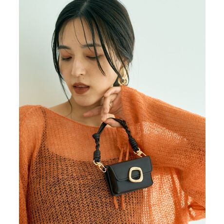 [^ԁF07000944100]炩ȃU[ɌS[h̋ANZg̃_VbNȃ~jzBO\ȂQނ̃XgbvtŁAV_[ɂobO`[ƂĂĝ|CgłBÕ}`|PbgJ[h[[g̗ǂ́Bx[VbNȃJ[WJőlĂN[ȃVGbgy݂ACełByLE VERNIS^ExjzsIŎRȃX^CAl̏ɌăACfeBeB̂l̏ɌătŃtF~jȃ~bNXX^CāB@[J[^ԁF253-210601fp摜́A̓ŐFČꍇ܂Bg̃j^[ɂďi̐FČꍇ܂B25AW