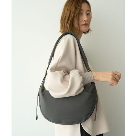 [^ԁF07000980000]tBbgǂ킹ĂlC̃n[t[obOBNX{fBŃX^COɃANZgĂg̗ǂ͂łBtbgȃRpNg^CvƁÃWbvJŃ}`LĎg2WAYdlBU[p[cJWA߂ȂWCgeNjbÑ|CgłBfp摜́A̓ŐFČꍇ܂Bg̃j^[ɂďi̐FČꍇ܂B