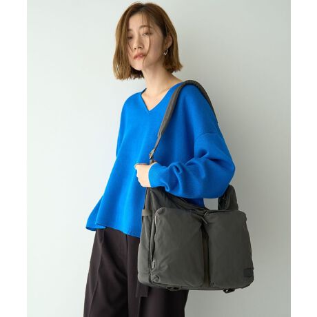 [^ԁF07000980100]ANeBuȃCtX^CɍœKȃrbOV_[obOB傫JVt@Xi[dlŉוo₵₷AA4TCYΉlXȃ}`|Pbg[@\̍͂łBJWAȐnɉ̂郁^⃌U[p[ciȃANZgvXBfC[痷s܂ŕLV[Ŋ􂷂邨߂̃ACełBfp摜́A̓ŐFČꍇ܂Bg̃j^[ɂďi̐FČꍇ܂B