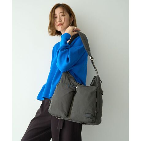 [^ԁF07000980100]ANeBuȃCtX^CɍœKȃrbOV_[obOB傫JVt@Xi[dlŉוo₵₷AA4TCYΉlXȃ}`|Pbg[@\̍͂łBJWAȐnɉ̂郁^⃌U[p[ciȃANZgvXBfC[痷s܂ŕLV[Ŋ􂷂邨߂̃ACełBfp摜́A̓ŐFČꍇ܂Bg̃j^[ɂďi̐FČꍇ܂B