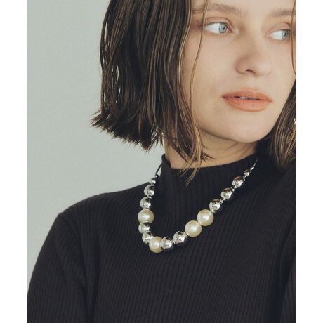 [^ԁF07001202700]̈قȂrbOp[ƃ^p[cgݍ킹[hȃlbNXB{[̂tHfReAȂɃANZg܂BAWX^[tłD݂̒ɒł̂|CgB̂X^CbVȃVo[A}bgŗDۂ̃AeB[NVo[̐FWJɂڂłBfp摜́A̓ŐFČꍇ܂Bg̃j^[ɂďi̐FČꍇ܂B25AW