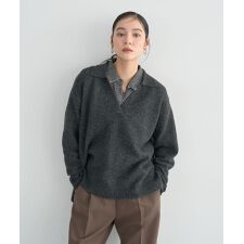 襟付きVネックニット