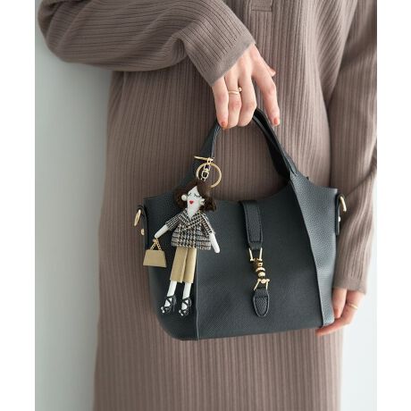 [^ԁF07001383400]ʂAVѐS郂[hȃANZgȏ̎q`[tɂobO`[Bڂ̉炵Əi𗼗l`fUC̓VvȃobOX^COɂЂƂ邾ňۂς܂BgłQނ̃z_[|CgBו܂łp[c╞̃eNX`[[hȕ͋C߂ĂACełBfp摜́A̓ŐFČꍇ܂Bg̃j^[ɂďi̐FČꍇ܂B25AW